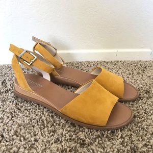 Kenneth Cole Reaction Suede Sandals ( 7,5 US)